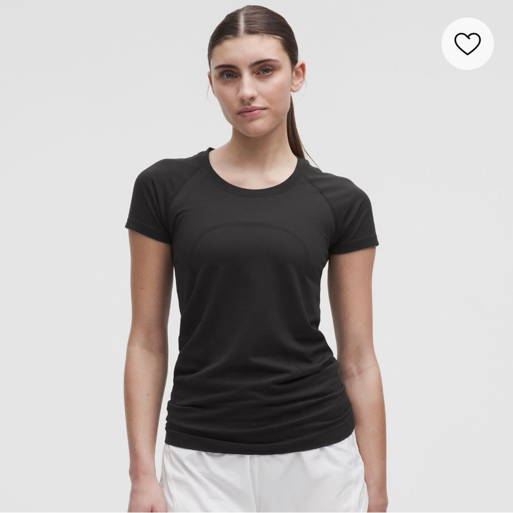 Lululemon Swiftly Tech Short-Sleeve Shirt 2.0
Hip Length